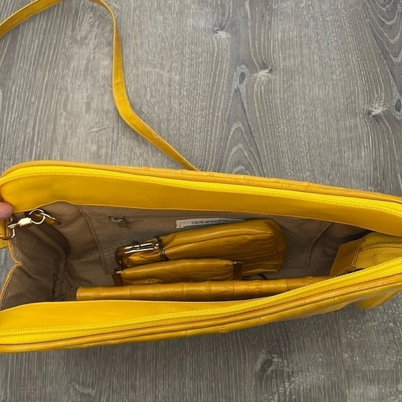 Yellow Purse - Picture 5 of 7